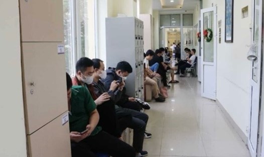 Bệnh nhân tìm tới điều trị vô sinh, hiếm muộn tại Trung tâm Hỗ trợ sinh sản và Công nghệ mô ghép – Bệnh viện Đại học Y Hà Nội. Ảnh: Thanh Hà