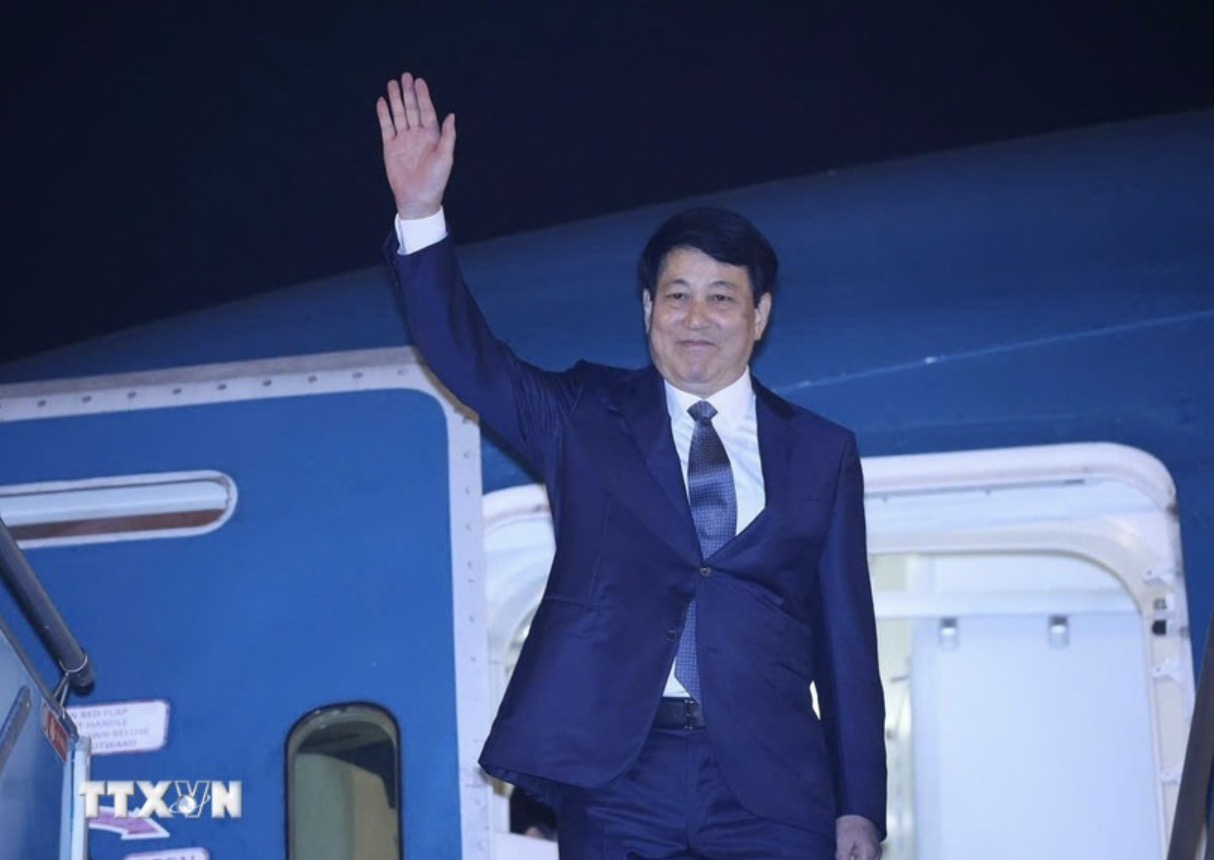 President Luong Cuong leaves Hanoi to begin an official visit to Chile and Peru and attend the APEC 2024 Summit Week. Photo: VNA