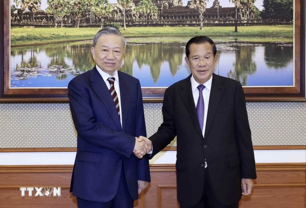 President To Lam held talks with President of the Cambodian People's Party (CPP) and President of the Senate of the Kingdom of Cambodia Samdech Techo Hun Sen on the afternoon of July 12, 2024 in the capital Phnom Penh. Photo: VNA