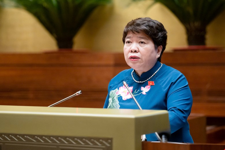 Chairwoman of the Social Affairs Committee Nguyen Thuy Anh suggested considering regulations on flexible unemployment insurance contribution rates. Photo: Pham Thang