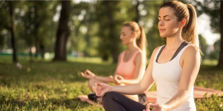 Yoga exercises help increase endurance. Photo: According to Healthshots.