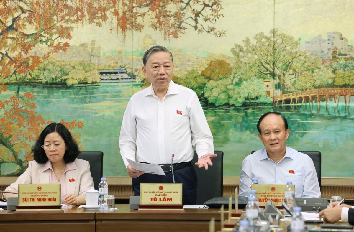 General Secretary To Lam noted that the lack of teachers and schools is a very topical issue. Photo: Pham Dong
