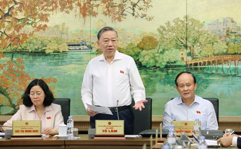 General Secretary To Lam noted that the lack of teachers and schools is a very topical issue. Photo: Pham Dong