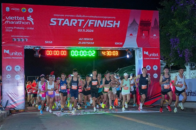 Viettel Marathon tai Luang Prabang, Lao da thu hut hon 5000 van dong vien den tu hon 10 quoc gia. Anh: Viettel