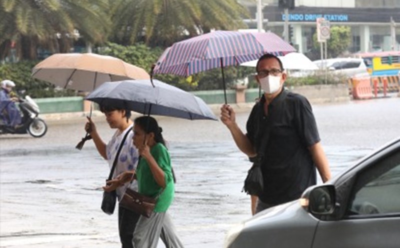 The Philippines continues to have rain due to the influence of a tropical depression after typhoon Yinxing (local name: Marce) made landfall. Photo: PNA