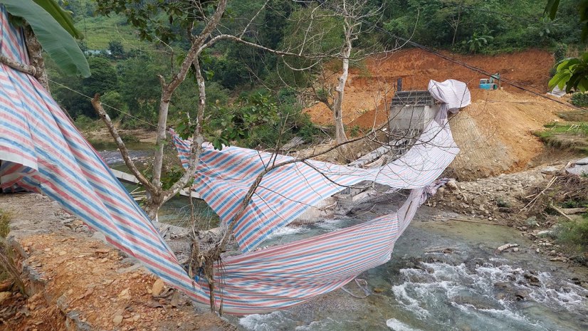 Relevant units are still looking for a solution to rebuild the collapsed bridge under construction in Ha Giang. Photo: Tran Bao Lam