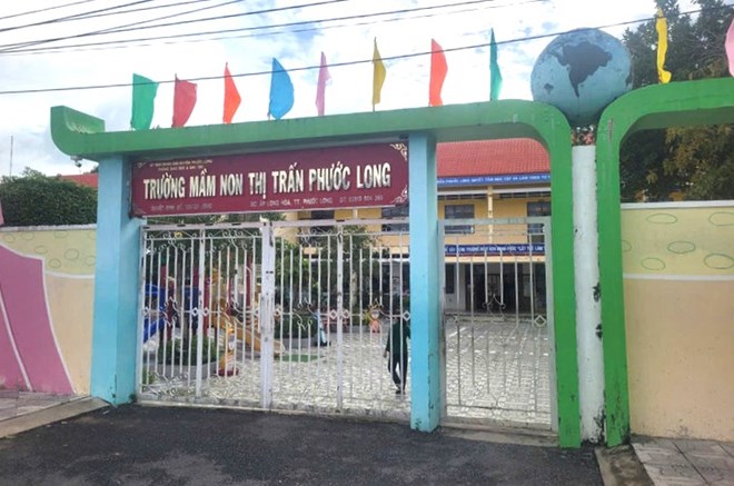 Students of Phuoc Long Town Kindergarten, Phuoc Long District, Bac Lieu Province had their food stolen by the caterer. Photo: Nhat Ho