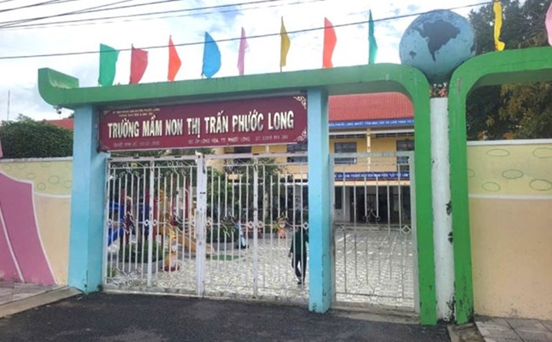 Students of Phuoc Long Town Kindergarten, Phuoc Long District, Bac Lieu Province had their food stolen by the caterer. Photo: Nhat Ho