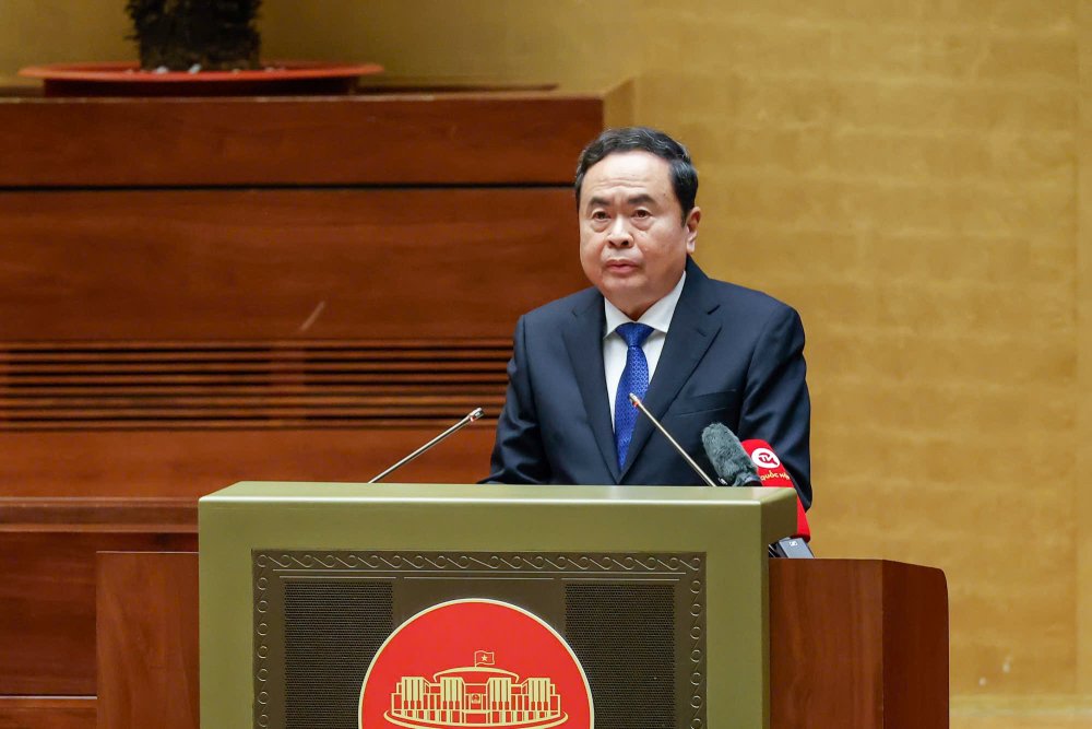 National Assembly Chairman Tran Thanh Man emphasized the determination to abandon the mindset of "if you can't manage it, then ban it." Photo: T.Vuong