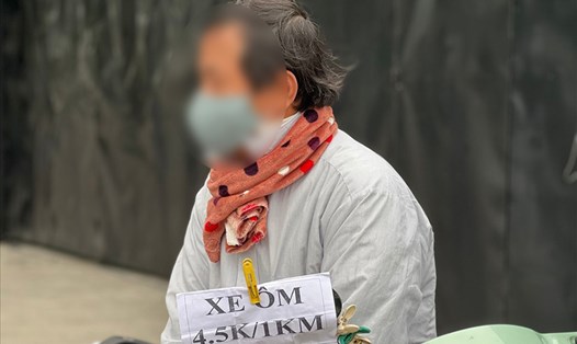 Đề xuất người hành nghề xe ôm phải có thẻ hành nghề. Ảnh: Cường Ngô