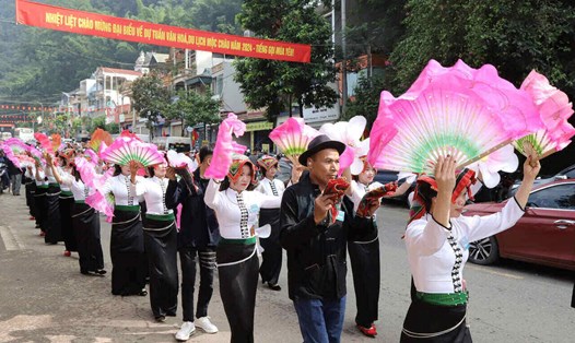 Người dân, doanh nghiệp kỳ vọng bùng nổ du lịch khi Mộc Châu trở thành thị xã. Ảnh: Minh Nguyễn