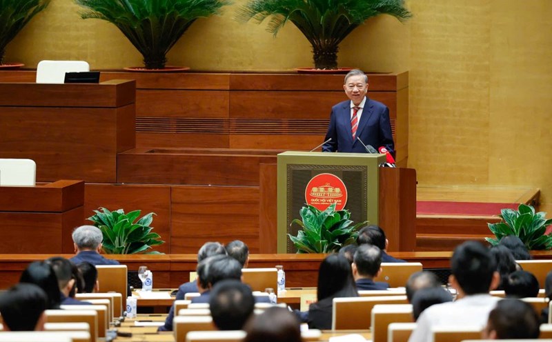 The General Secretary requested to temporarily suspend civil servant recruitment from December 1, 2024 until the organization and apparatus are reorganized according to the Central Committee's direction. Photo: T. Vuong