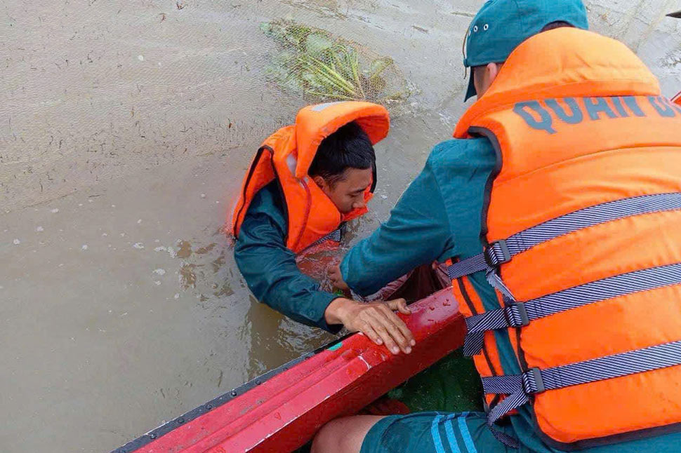 The authorities of Dong Hoa town (Phu Yen) found the husband's body at 1:00 p.m. on December 1. Photo: Police