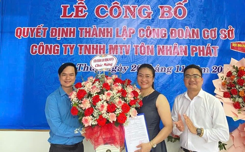 The grassroots trade union of Ton Nhan Phat Company Limited was established. Photo: Le Thuy Labor Federation
