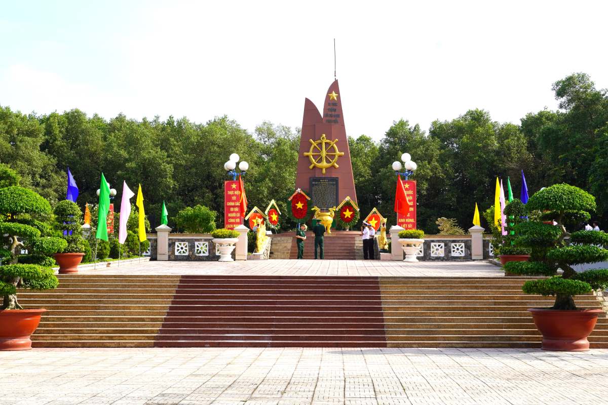  Di tich Lich su Cach mang Doan tau khong so - Duong Ho Chi Minh tren bien o Ba Ria Vung Tau. Anh: Thanh An