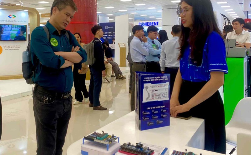 Vietnam needs to "race" against time to train high-quality human resources to meet the needs of the domestic and international semiconductor industry. Photo: Tuyet Lan