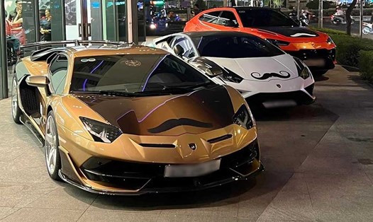 Dàn siêu xe Lamborghini có giá trị hơn 100 tỉ đồng hội tụ ở TPHCM. Ảnh: Tứ Lượng