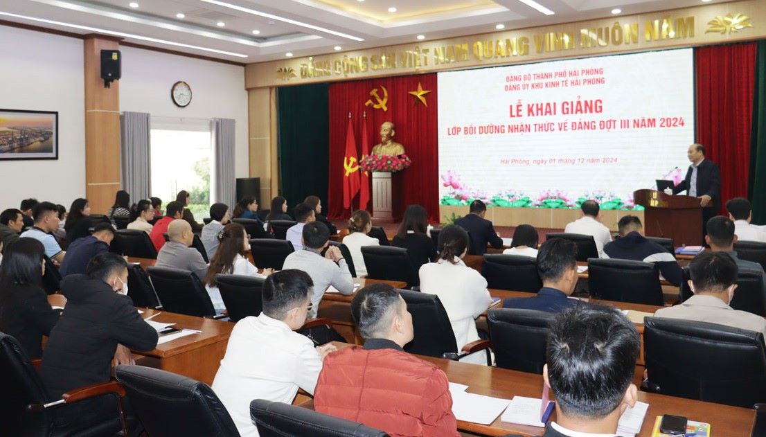 Panorama of the Party awareness training class. Photo: Hai Phong Portal