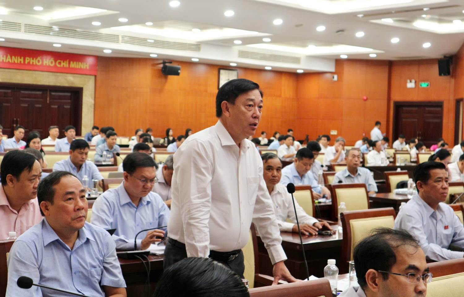 Director of the Department of Finance Nguyen Hoang Hai said that Ho Chi Minh City currently manages about 13,000 public land and house addresses. Photo: Minh Quan
