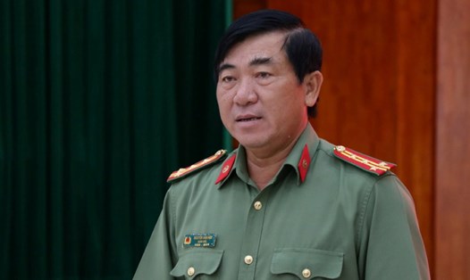 Đại tá Nguyễn Văn Hận - Giám đốc Công an tỉnh Kiên Giang - kiểm tra công tác chuẩn bị thực hiện cao điểm tấn công, trấn áp tội phạm, bảo đảm an ninh trật tự Tết Nguyên đán Ất Tỵ 2025 trên địa bàn TP Phú Quốc. Ảnh: Tiến Dũng