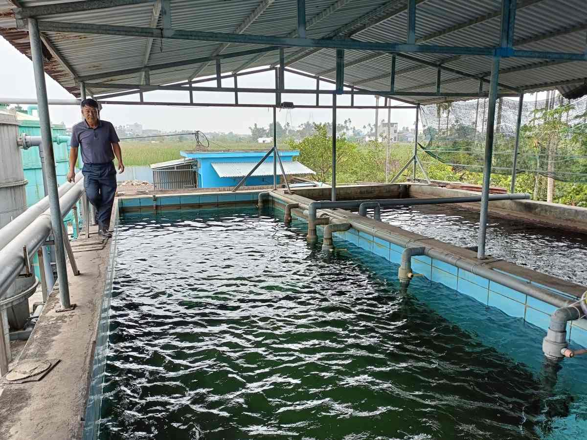 Công đoạn cuối cùng trước khi đạt nước thành phẩm để cung cấp cho người dân tại Nhà máy xử lý nước sạch Hoa Động (Thủy Nguyên, Hải Phòng). Ảnh: Mai Dung