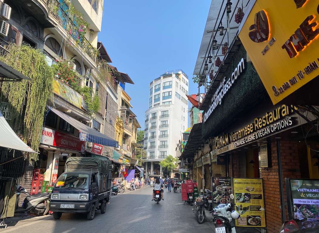 Due to its unique location, investing in building hotels in the old town is currently facing many difficulties. Photo: Reporter