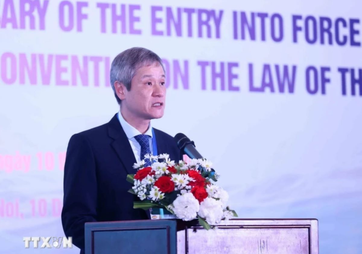 Assistant Minister of Foreign Affairs Nguyen Minh Vu speaks at the ceremony to celebrate the 30th anniversary of UNCLOS coming into force. Photo: VNA