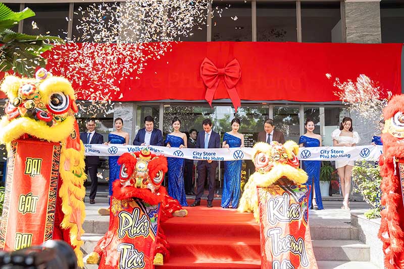 VM City Store Phu My Hung is the first global standard "City Store" showroom in Southeast Asia. Photo: Volkswagen Vietnam