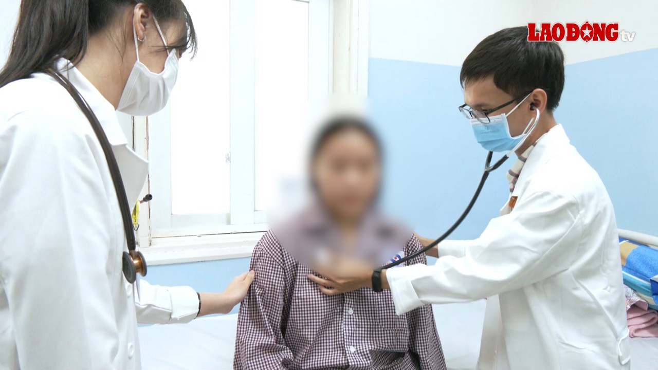 The mother recovered after successful emergency treatment. Photo: NGUYEN HANH