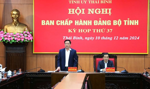 Ông Nguyễn Khắc Thận - Bí thư Tỉnh ủy, Chủ tịch UBND tỉnh Thái Bình phát biểu chỉ đạo tại hội nghị. Ảnh: Nam Hồng
