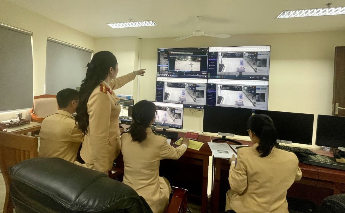 Applying AI technology in traffic management in Thanh Hoa city. Photo: CATH