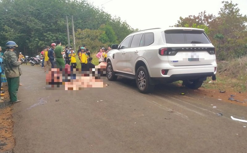 Scene of the traffic accident that killed two students. Photo: Bao Trung