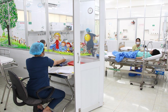 Treatment for patients at Dong Nai Children's Hospital. Photo: HAC