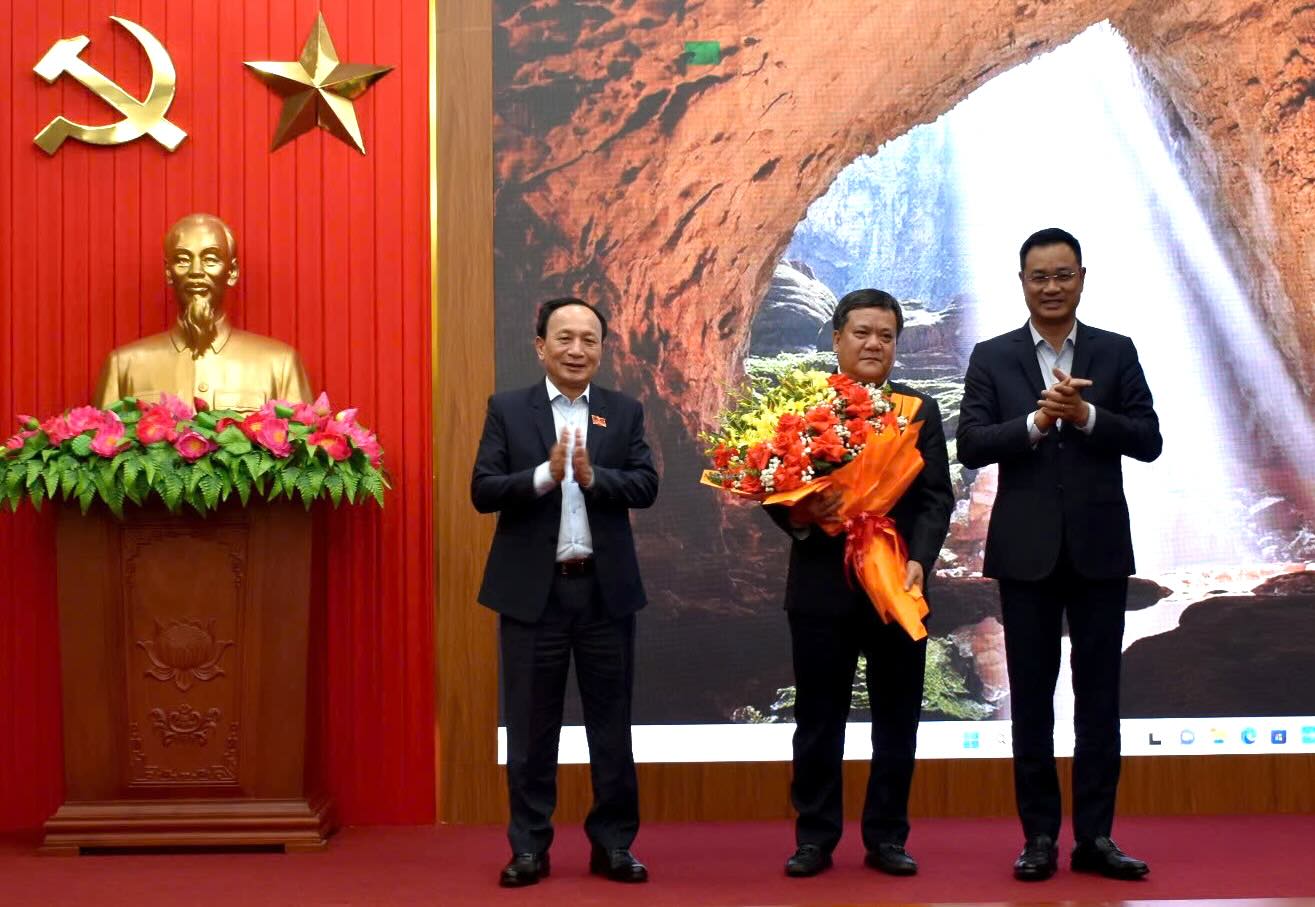 Mr. Tran Phong was elected to hold the position of Deputy Secretary of the Quang Binh Provincial Party Committee. Photo: V. Huyen