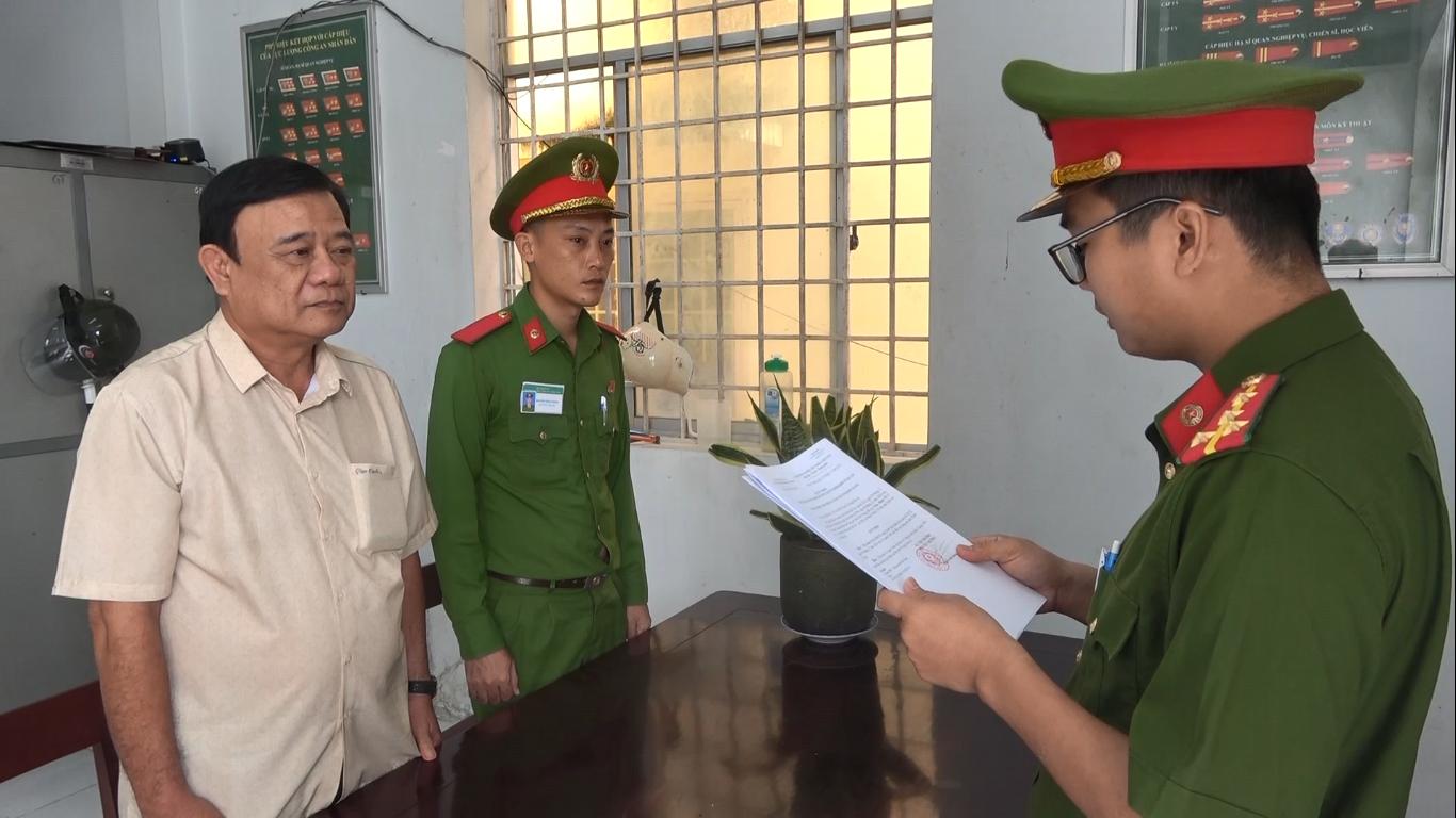 Former Vice Chairman of Tan Hiep District People's Committee detained for 4 months. Photo: Van Vu