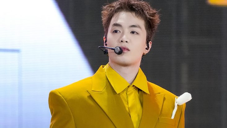 Negav in the concert Anh trai say hi Ha Noi. Photo: Producer