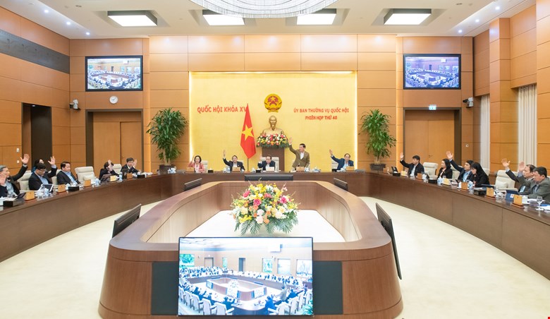 The National Assembly Standing Committee considers and decides on the addition of a number of draft laws and resolutions to the 2025 Law and Ordinance Development Program. Photo: Quochoi.vn