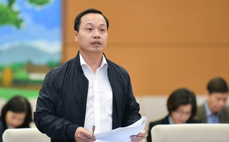 Deputy Minister of Justice Tran Tien Dung presented a proposal to add a number of draft laws to the 2025 Law and Ordinance Development Program, including the Press Law (amended). Photo: Quochoi.vn