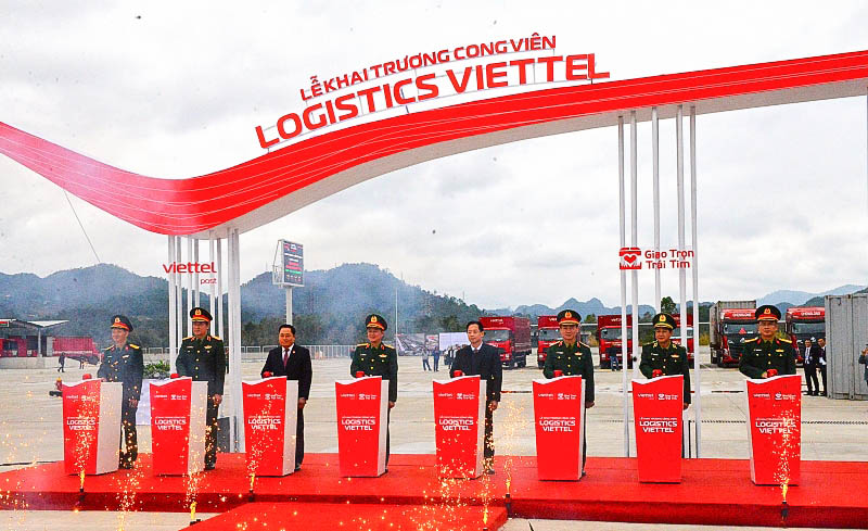 Le Khai truong Cong vien Logistics Viettel.