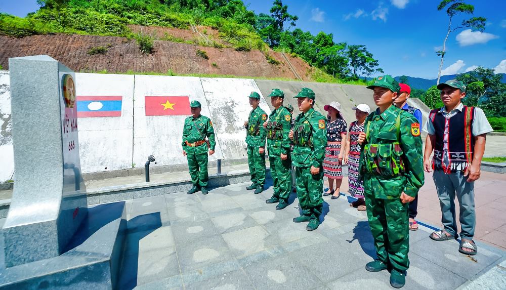 BDBP tinh Thua Thien Hue da khong ngung truong thanh va lon manh, cac the he can bo, chien si luon co ban linh chinh tri kien dinh, vung vang, tuyet doi trung thanh voi Dang, tan tuy voi nhan dan, san sang nhan va hoan thanh tot moi nhiem vu duoc giao. 