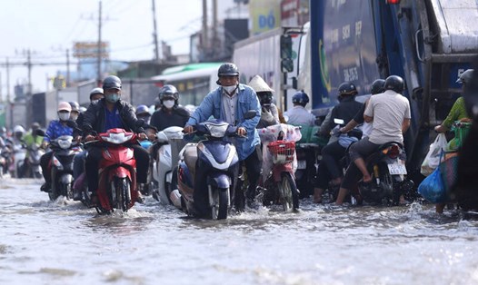 Khu vực Nam Bộ đón mưa trái mùa. Ảnh minh họa: Thanh Vũ