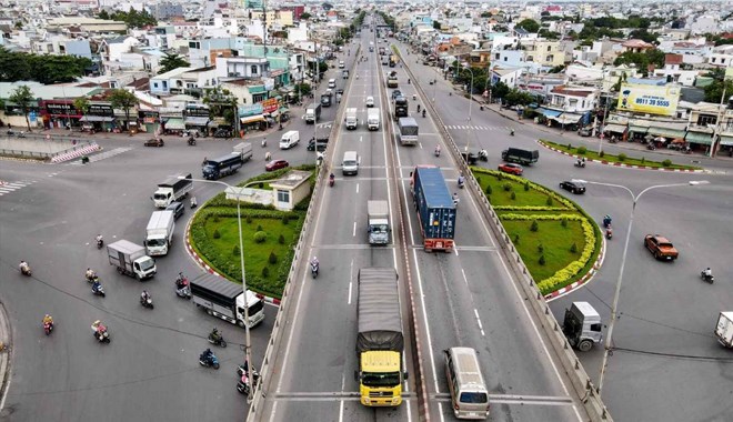 National Highway 1 through An Suong intersection (HCMC). Photo: Anh Tu