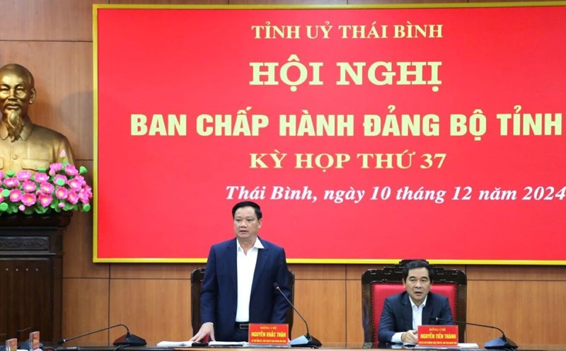 Secretary of the Provincial Party Committee, Chairman of the People's Committee of Thai Binh province Nguyen Khac Than gave a speech at the 37th meeting of the Provincial Party Committee to discuss and agree on a plan to reorganize and streamline the apparatus. Photo: Nam Hong