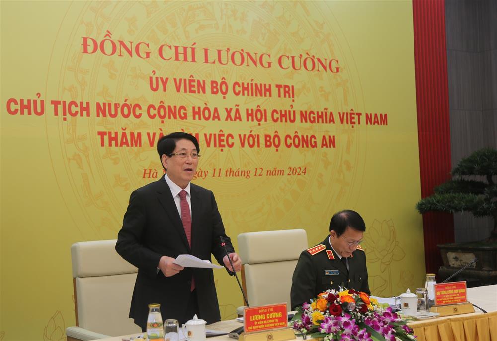 President Luong Cuong emphasized the need for the Ministry of Public Security to continue building a "refined, compact, strong, effective and efficient" apparatus. Photo: Ministry of Public Security