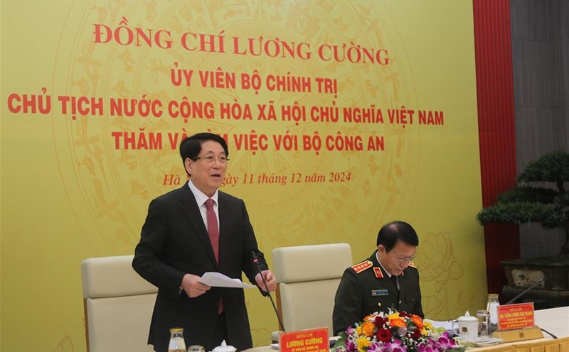 President Luong Cuong emphasized the need for the Ministry of Public Security to continue building a "refined, compact, strong, effective and efficient" apparatus. Photo: Ministry of Public Security