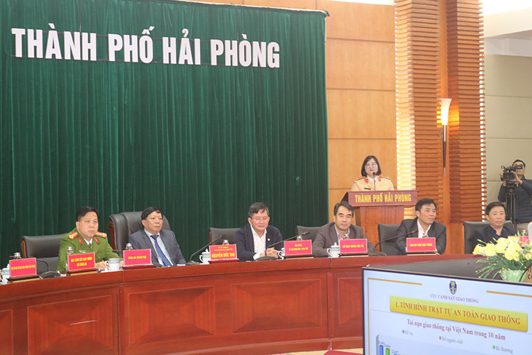 Hai Phong Police held a conference to disseminate Directive No. 35/CT-TTg of the Prime Minister on strict handling of officials and civil servants violating alcohol concentration. Photo: Hai Phong Police