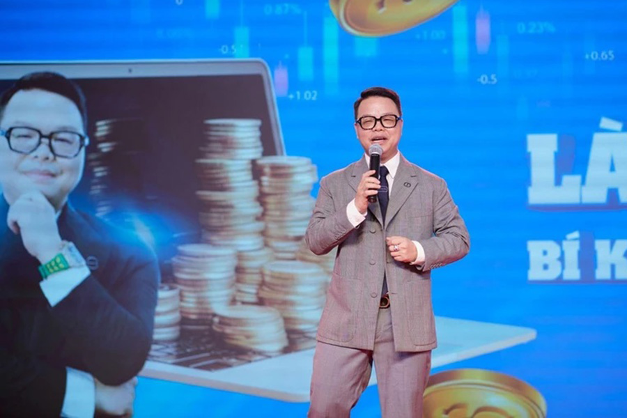 Mr Hunter Lê Khắc Ngọ là đồng phạm với Mr Pips Phó Đức Nam. Ảnh chụp màn hình