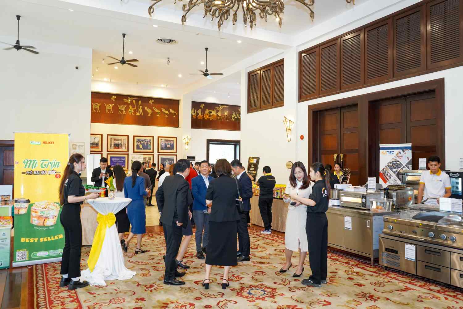 The workshop “Solutions and strategies for the hotel industry” took place at the Furama International Convention Center in Da Nang. Photo: An Thuong