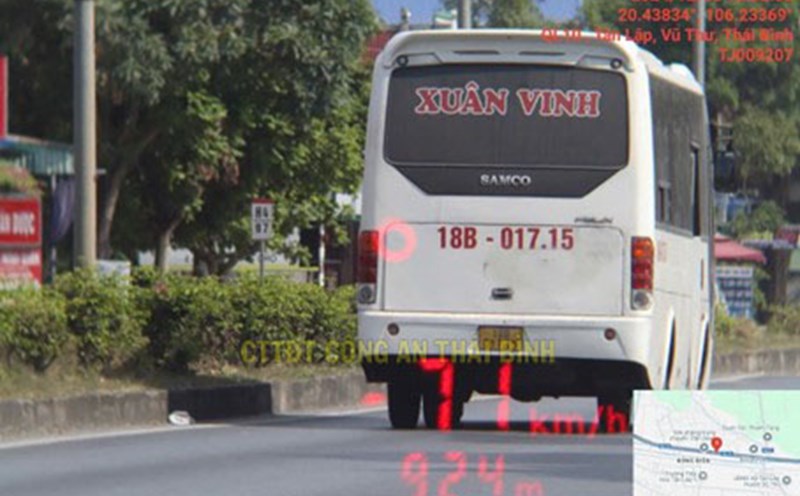 Image of Xuan Vinh passenger car with license plate 18B - 017.15 violating speed limit. Photo: Thai Binh Provincial Police