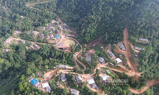 Gần 100 hộ dân bản Chan 3, xã Ngối Cáy, huyện Mường Ảng, tỉnh Điện Biên sẽ được sử dụng điện lưới quốc gia. Ảnh: Quang Đạt